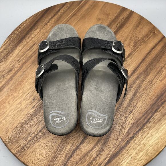 Dansko Shoes Womens 8.5 / 39 Black Embossed Wedge Sandals Comfort Slip On Buckle - Picture 5 of 8